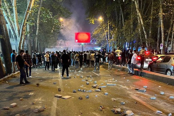 Iran’s Regime, Protesters Test Each Other's Determination, Power