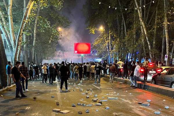 France Says EU To Impose Sanctions On Iranian Officials