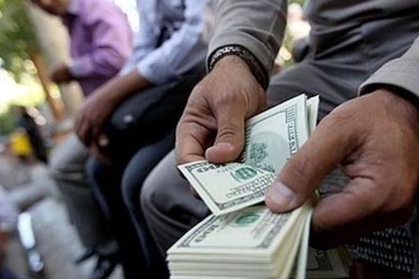 في ذكرى انتصار "الثورة الإيرانية".. التومان يسجل هبوطا تاريخيا آخر أمام الدولار