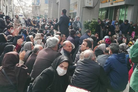 "نساء الجبهة الوطنية الإيرانية" تدين اعتداء القوات الأمنية على تجمع للمعلمين المتقاعدين