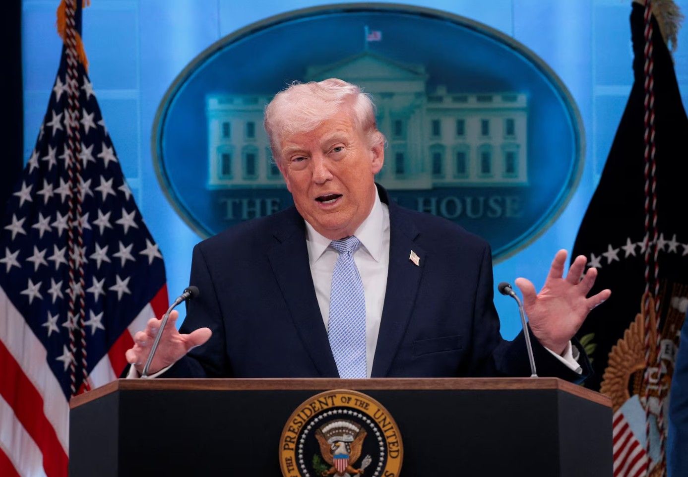 دونالد ترامپ: اگر جمهوری اسلامی توافق نکند، نیروگاه‌ها و پل‌های‌شان را هدف می‌گیریم