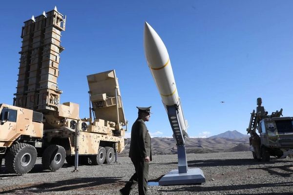 "أسوشييتد برس": صور جوية تكشف قيام إيران بإعادة بناء منشآت إنتاج الصواريخ المدمرة