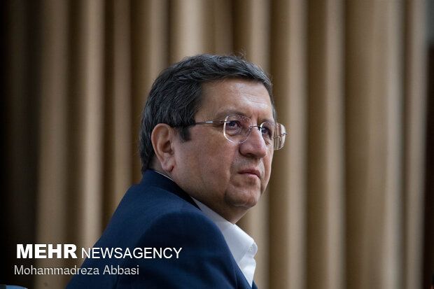 دستور همتی برای پیگیری وام‌های میلیاردی اعضای هیات مدیره سازمان بورس 