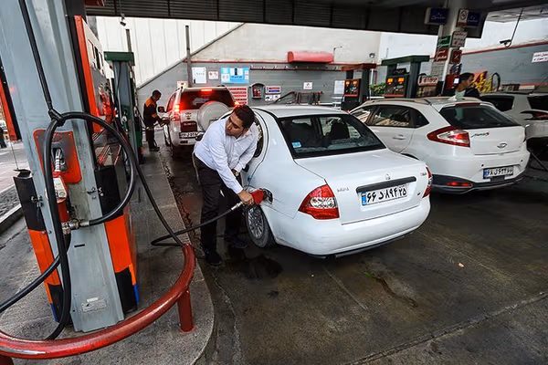 بنزین ۵ هزار تومانی و وعدههای فراموششده؛ خشم عمومی از تصمیم دولت پزشکیان