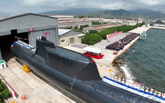 کره شمالی از یک زیردریایی تاکتیکی هستهای رونمایی کرد