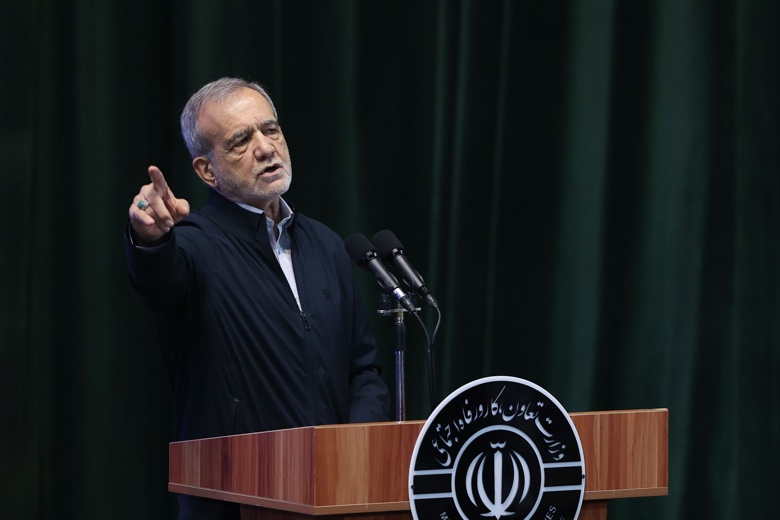 مسعود پزشکیان: آمریکا قلدری می&zwnj;کند و بسیاری از کشورها از آن حساب می&zwnj;برند
