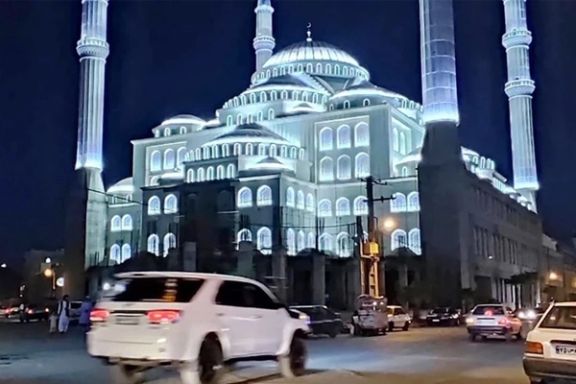 فرزند مولوی عبدالحمید: دستگاه امنیتی خواستار ممنوعیت ورود مسافران به مسجد مکی شد