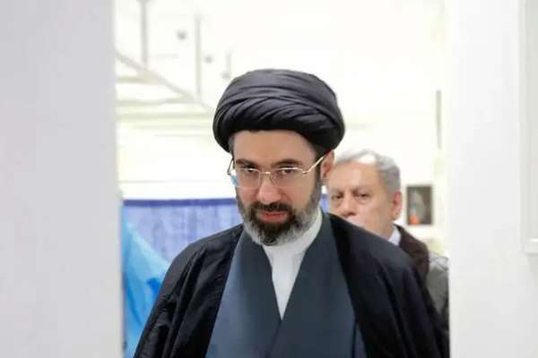 پیام منتسب به مجتبی خامنهای: زبان فارسی میتواند به گسترش «تمدن ایرانیاسلامی» کمک کند