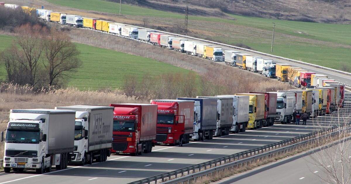 مقام اتاق هشدار داد: راه های زمینی نمی توانند جایگزین تجارت دریایی مسدود شده ایران شوند