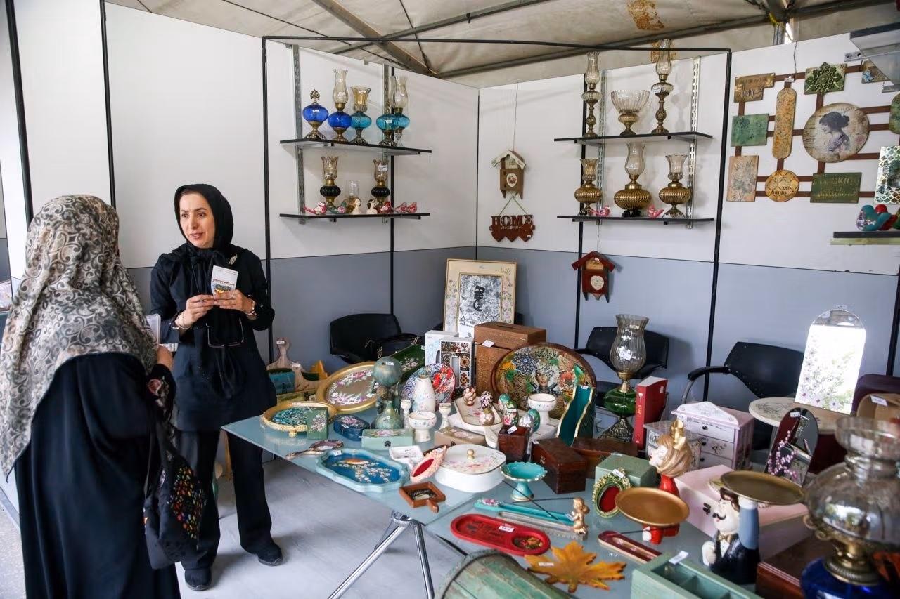 نسخه جمهوری اسلامی برای اقتصاد دیجیتال: اینترنت را ببند، غرفه اجاره بده