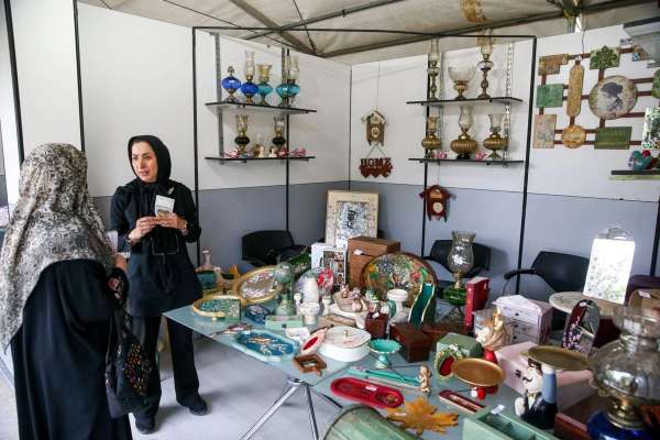 نسخه جمهوری اسلامی برای اقتصاد دیجیتال: اینترنت را ببند، غرفه اجاره بده