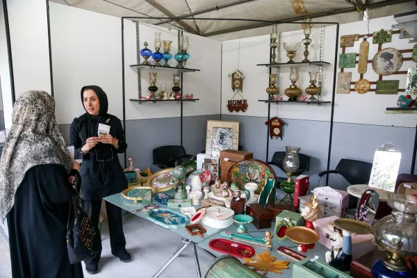 نسخه جمهوری اسلامی برای اقتصاد دیجیتال: اینترنت را ببند، غرفه اجاره بده