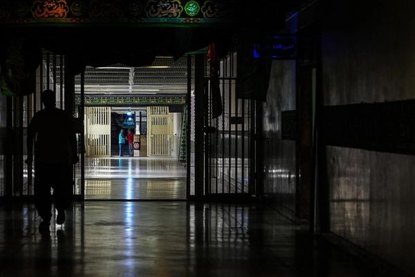 حرمان ثلاثة سجناء سياسيين إيرانيين من العلاج وتدهور حالة آخر في سابع أيام إضرابه عن الطعام