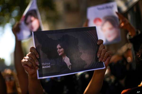 في اليوم العالمي للمرأة.. "هرانا": مقتل 66 امرأة واعتقال 4 آلاف أخريات في احتجاجات إيران