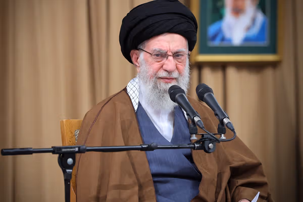 علی خامنهای: کمبودهای زیادی داریم اما کشور در حال پیشرفت است