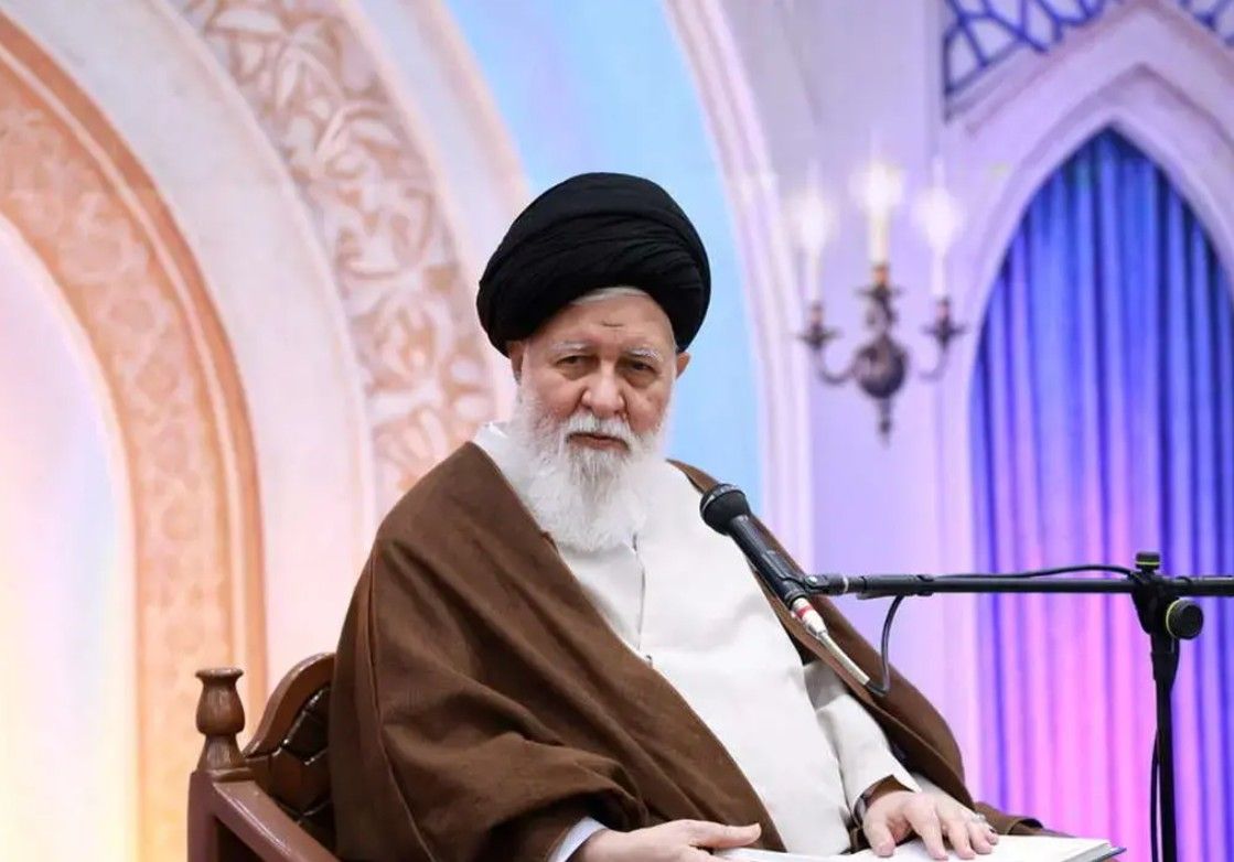إمام جمعة "مشهد": يجب أن يرى الشعب بأمّ عينيه الثأر لمقتل خامنئي
