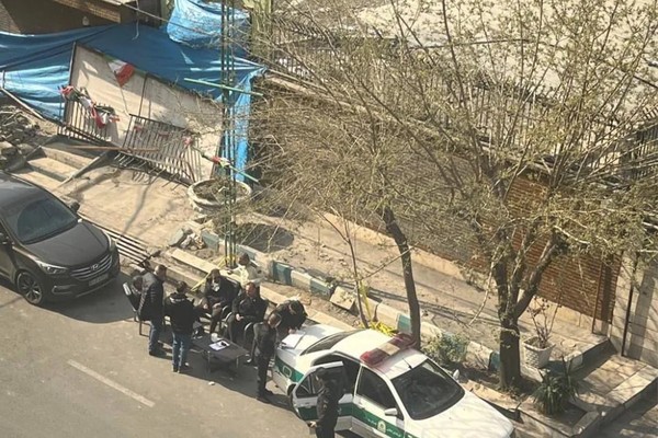 شهروندان: ادارات و کلانتریها برای خدمات عادی هم رشوه و زیرمیزی میگیرند