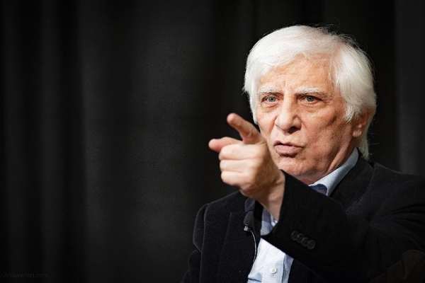 Iranian Director In Exile Rejects Government's Invitation