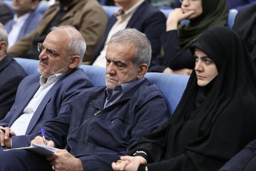 الرئيس الإيراني: أعلم أن لدينا مشاكل.. لكن لن أظهرها أمام الأجانب