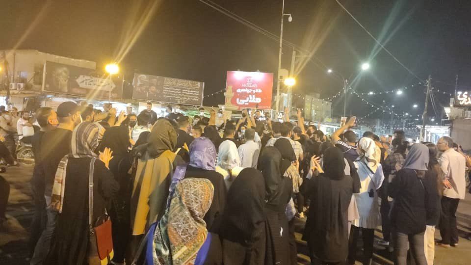 تداوم فراخوان‌ها برای خیزش سراسری و برداشتن روسری با وجود تهدید مقام‌های حکومت