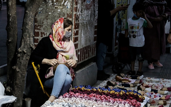 پرویز براتی، جامعهشناس: تعداد زنان دستفروش بعد از کرونا دو برابر شده است