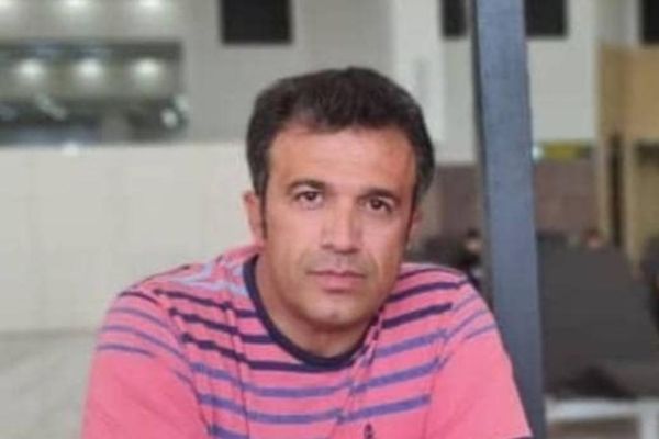 ماموران ایمان معدلی را با اجبار مادرش به فراخواندن او به خانه بازداشت کردند