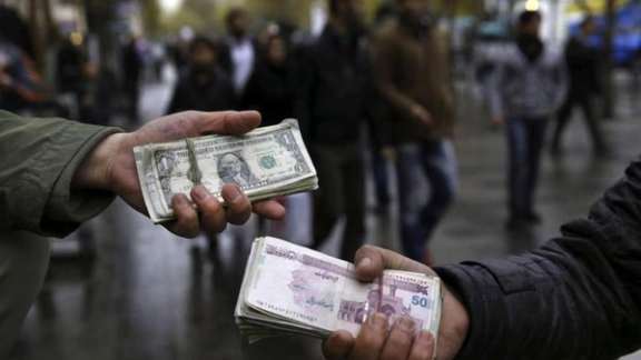 Iranians voice economic despair as dollar hits 2 million rials | Iran International