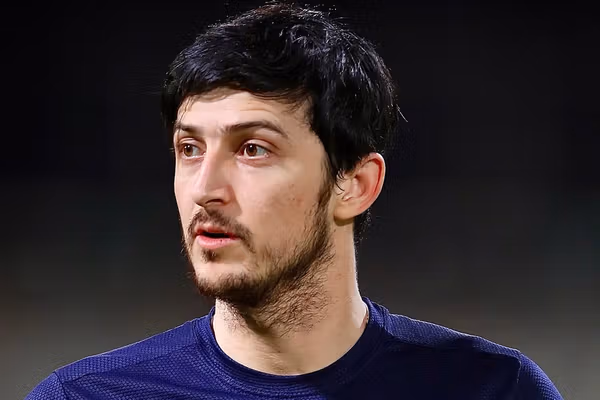 سردار آزمون: از خون جوانان وطن لاله دمیده