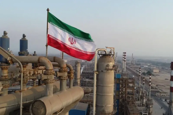 أميركا تبحث تشديد العقوبات وتقليص حجم صادرات إيران النفطية