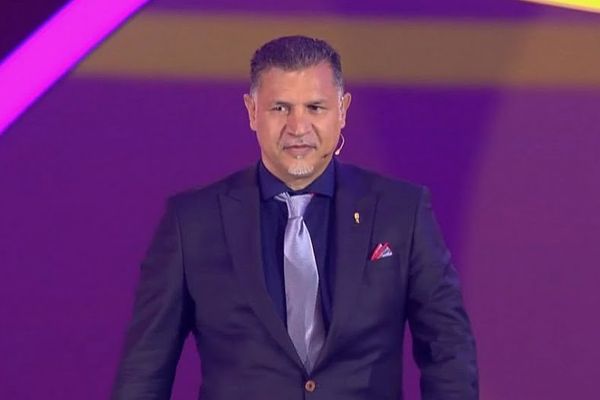 المدرب الإيراني علي دائي يكشف عن "تهديدات لا حصر لها" بسبب دعمه الانتفاضة