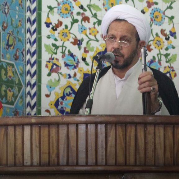 امام جمعه مهریز: به کسی که ماسک ندارد تذکر میدهند، اما به دخترکهای بدحجاب کاری ندارند