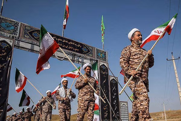 في انتظار المعركة النهائية.. هل الحرب الخيار الوحيد لبقاء النظام الإيراني؟