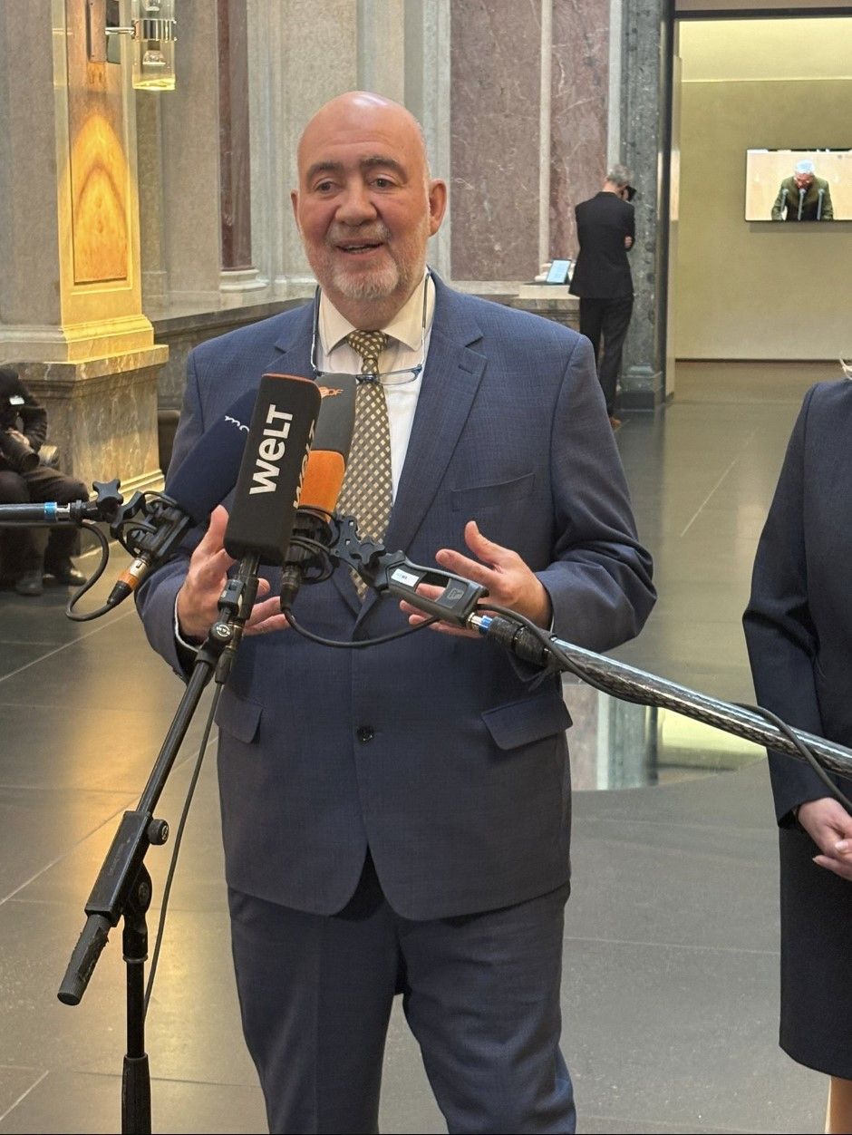 سفیر اسرائیل در آلمان: هر کسی فکر می‌کند جمهوری اسلامی از آنها دور است، سخت در اشتباه است