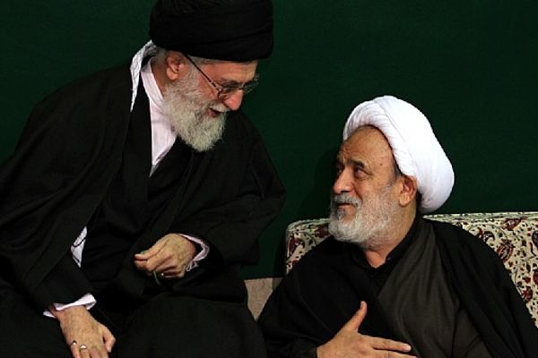 داعية إيراني مقرب من النظام ينتقد التعذيب النفسي والجسدي في سجون إيران