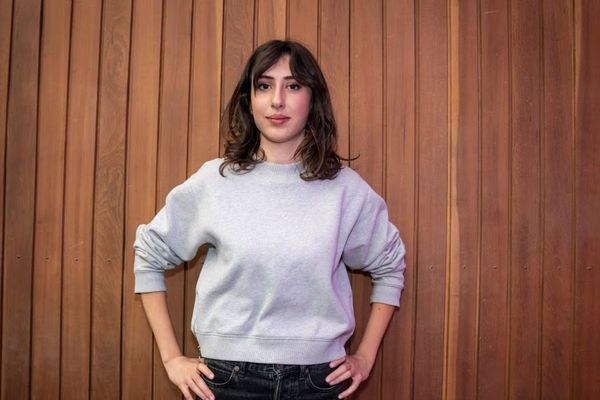 تزامنا مع إلغاء احتجاج أمام سفارة طهران.. والدة الصحافية الإيطالية تشكو سوء أوضاع ابنتها