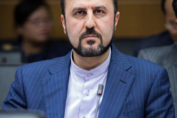 مساعد وزير الخارجية الإيراني يصف حملة ترامب الاقتصادية بأنها "حسابات خاطئة"