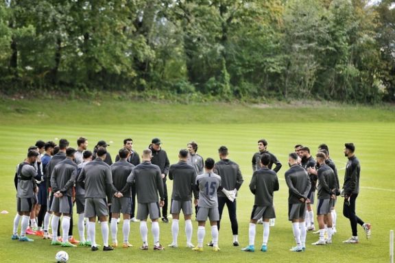 إيران والأوروغواي خلف أبواب مغلقة … بسبب الاحتجاجات