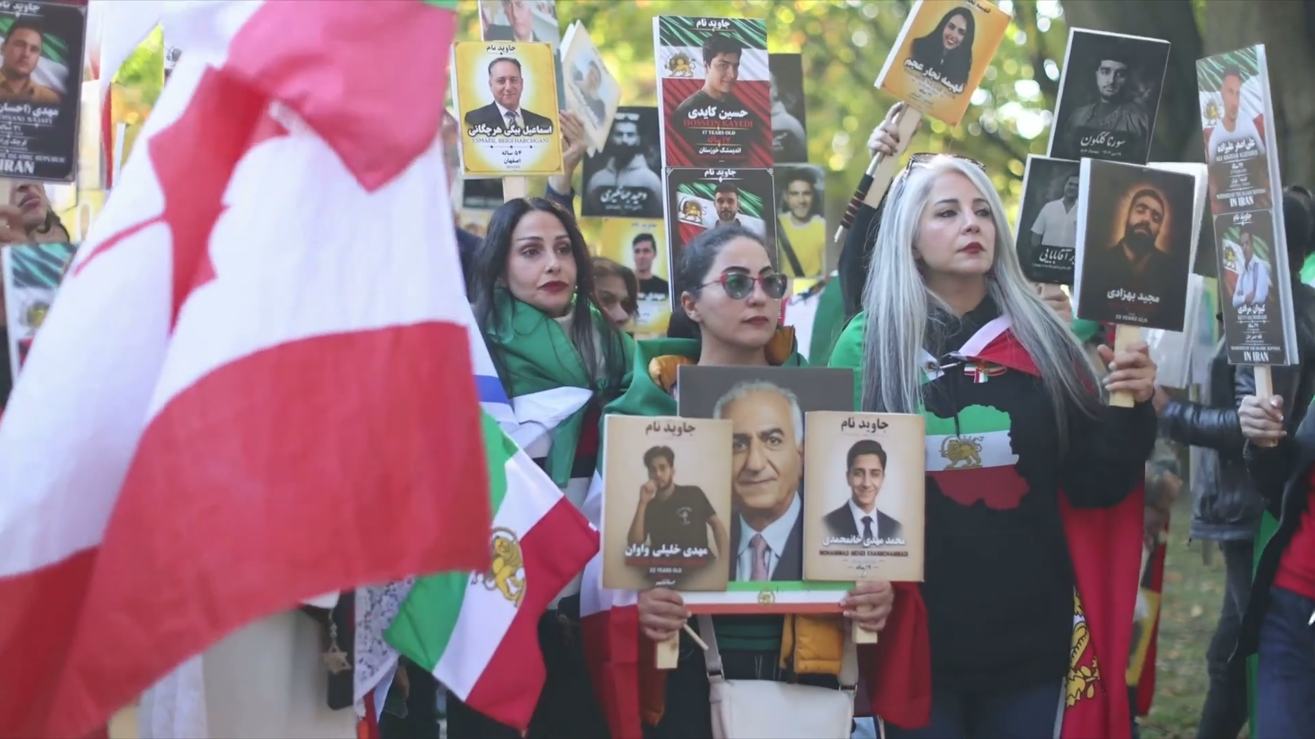 تجمع هفتگی گروه «دو برای آزادی» در تورنتو به یاد جان‌باختگان اعتراضات ایران