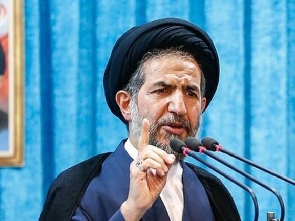 امام جمعه تهران: آمریکاییها هم تهدید و هم تقاضای مذاکره میکنند