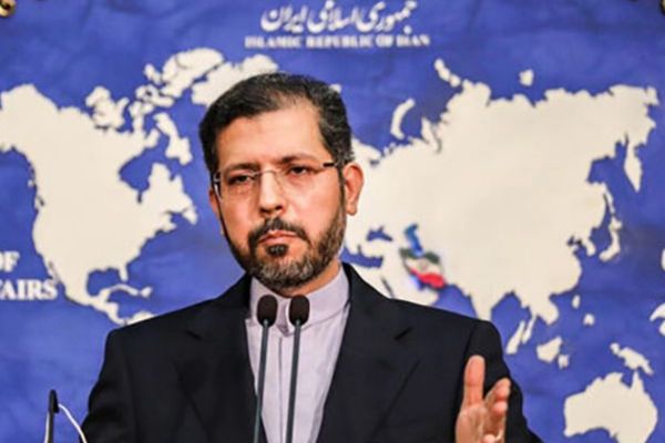 الخارجية الإيرانية: وسائل الإعلام الفارسية في لندن مسؤولة عن لجوء الإيرانيين