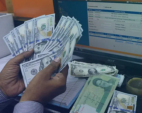 رییس انجمن اقتصاد سلامت ایران: کاهش ارزش پول ملی را بهنام اصلاح قیمتها جا میزنند