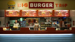 «غرشهای آسمانی»؛ یک پاکستانی در لندن یا یک موجود فضایی؟