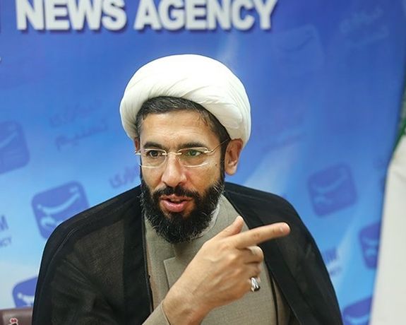 رییس نمایندگی خامنهای در دانشگاهها: ما خدا را داریم، ترامپ دیگر کیست