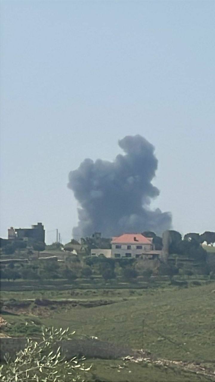 وای‌نت: نیروی هوایی اسرائیل در حال هدف قرار دادن مواضع حزب‌الله در جنوب لبنان است