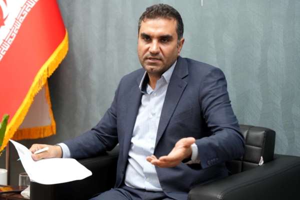 عضو کمیسیون صنایع و معادن مجلس: برخی مسئولان و فرزندانشان با عناوین عجیبی از کشور رفتهاند