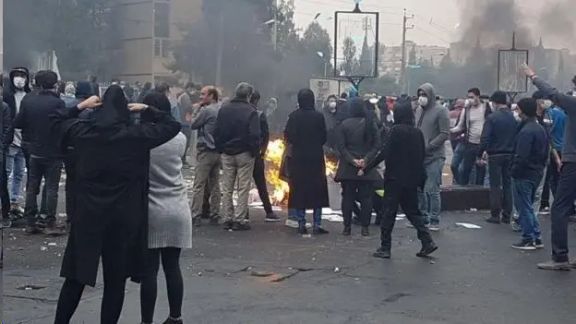 Iran sentences 89 people in bid to deter future protests