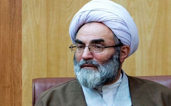 نماینده خامنهای در گیلان: هر روز شاهد دخترانی هستیم که علنا روسری برمیدارند