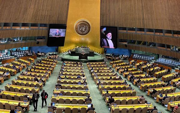 كراسي فارغة تلفت النظر في حفل تأبين الرئيس الإيراني بالأمم المتحدة