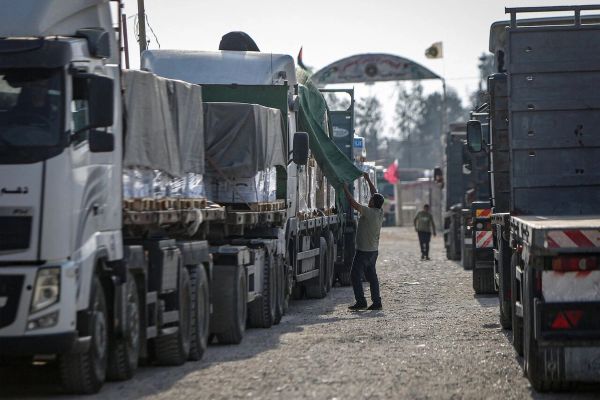 اتحادیه فرآوردههای نفتی: ۴هزار کامیون بهدلیل تغییر استاندارد سوخت در افغانستان ماندند