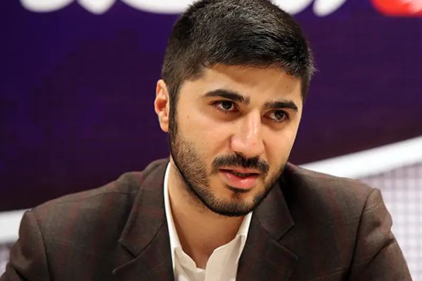 خاص: اعتقال مدير سابق بالتلفزيون الإيراني في فرنسا وصدور حكم بترحيله